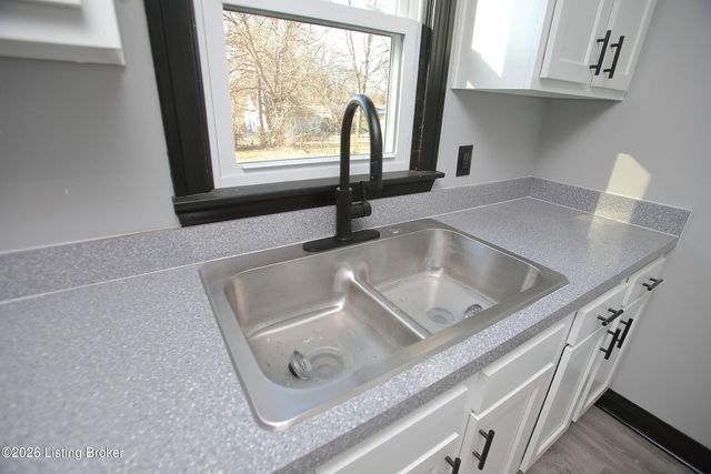 4804 Ranchland Dr, Louisville, KY 40216