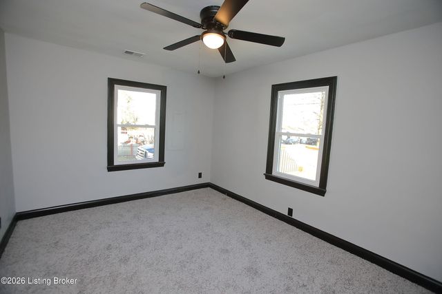 4804 Ranchland Dr, Louisville, KY 40216