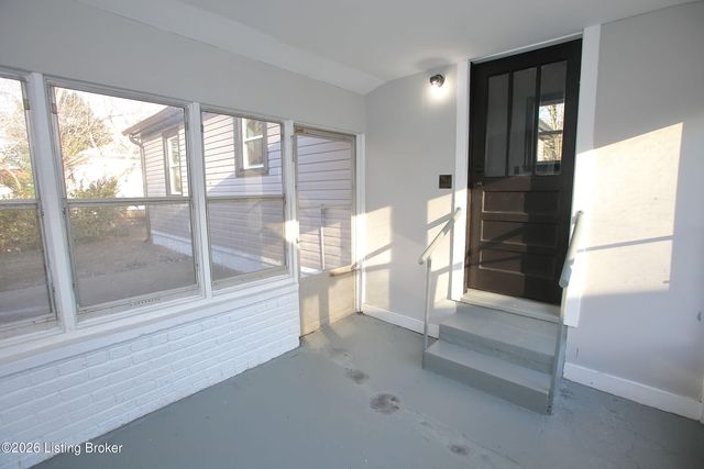 4804 Ranchland Dr, Louisville, KY 40216