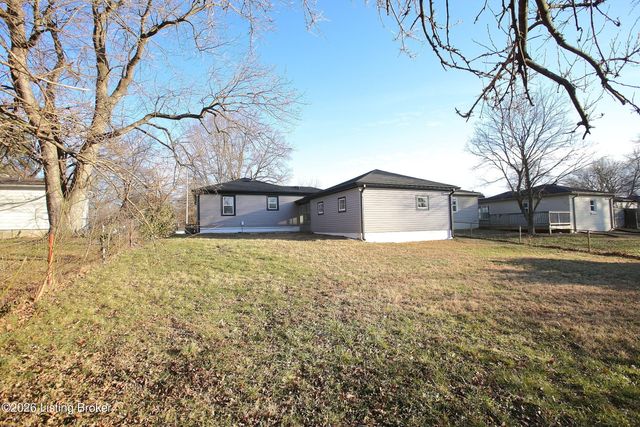 4804 Ranchland Dr, Louisville, KY 40216