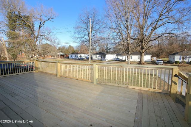 4804 Ranchland Dr, Louisville, KY 40216