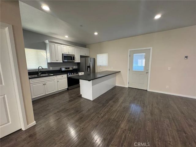 22164 Vacation Drive, Canyon Lake, CA 92587