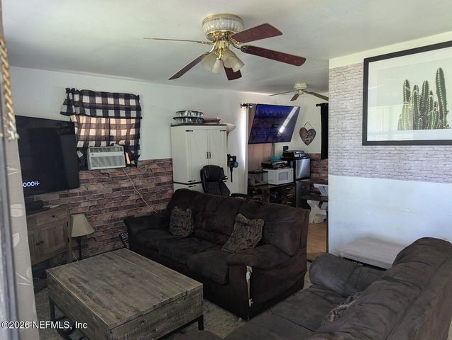 222 MOBILE Street, Interlachen, FL 32148