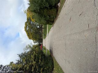 1295 Fieldway Court, Bloomfield Hills, MI 48302