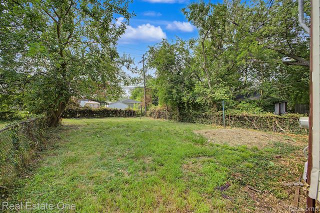 29679 Glenwood Street, Inkster, MI 48141