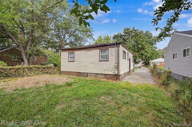 29679 Glenwood Street, Inkster, MI 48141