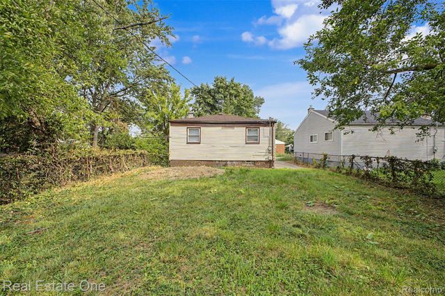 29679 Glenwood Street, Inkster, MI 48141