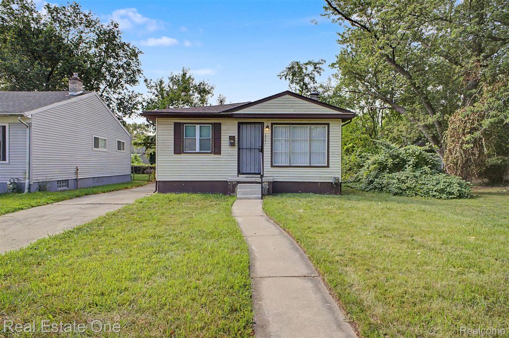 29679 Glenwood Street, Inkster, MI 48141