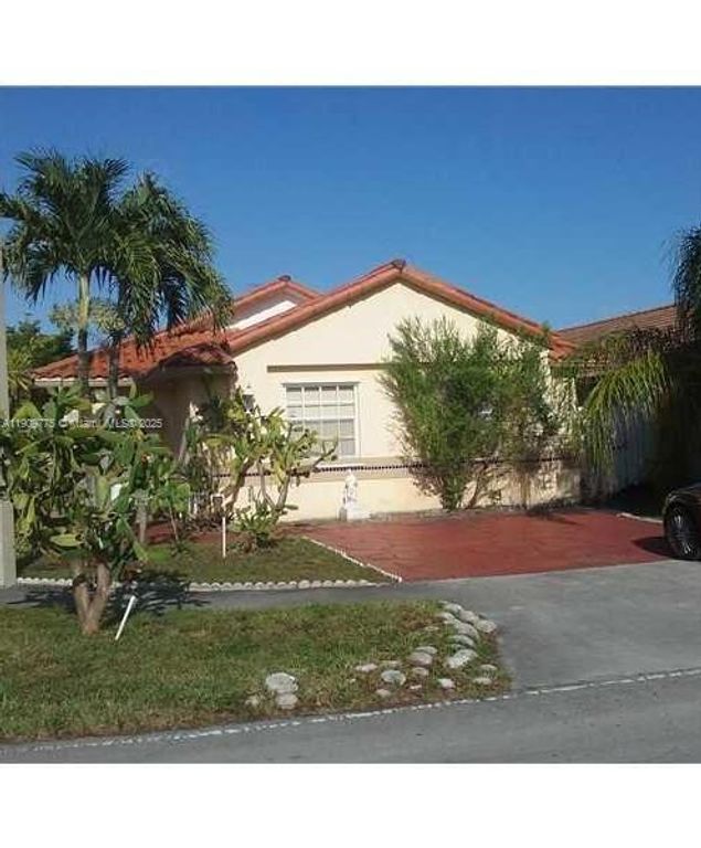 7599 W 4th Ct, Hialeah, FL 33014