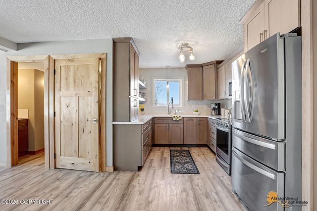 8466 S Big Lake Road, Wasilla, AK 99652