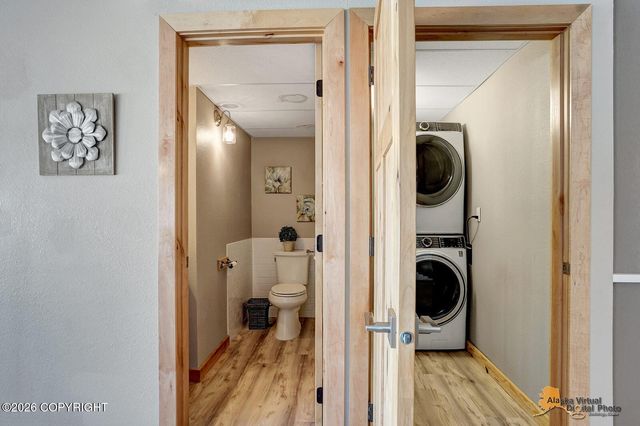 8466 S Big Lake Road, Wasilla, AK 99652