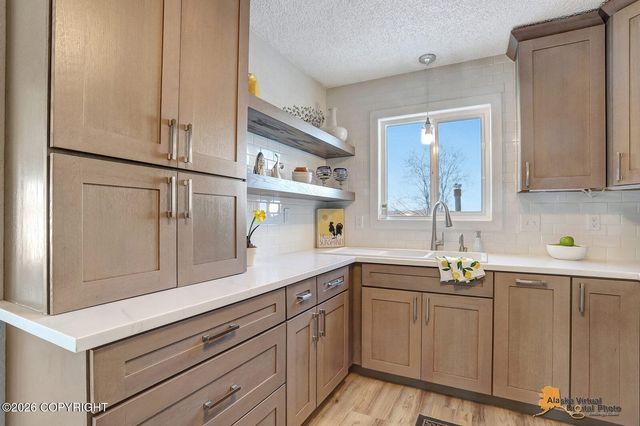 8466 S Big Lake Road, Wasilla, AK 99652