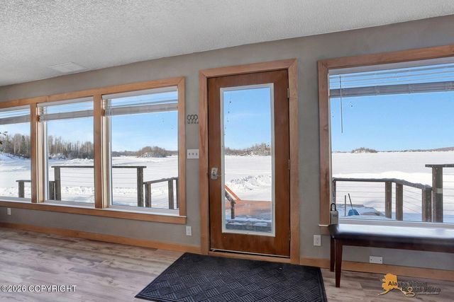 8466 S Big Lake Road, Wasilla, AK 99652