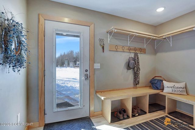 8466 S Big Lake Road, Wasilla, AK 99652