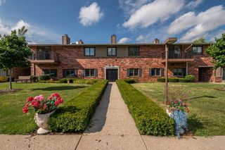 N84W16033 Menomonee AVENUE #200, Menomonee Falls, WI 53051