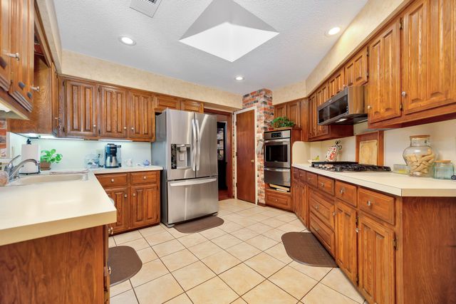 802 Katherine Court, Cedar Hill, TX 75104