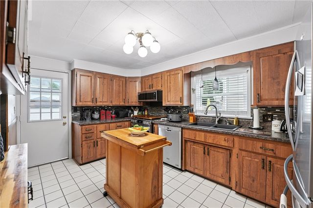 511 E. Leasure Ave., New Castle, PA 16105