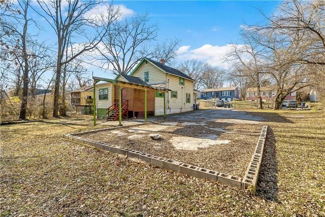 6821 Bales Avenue, Kansas City, MO 64132