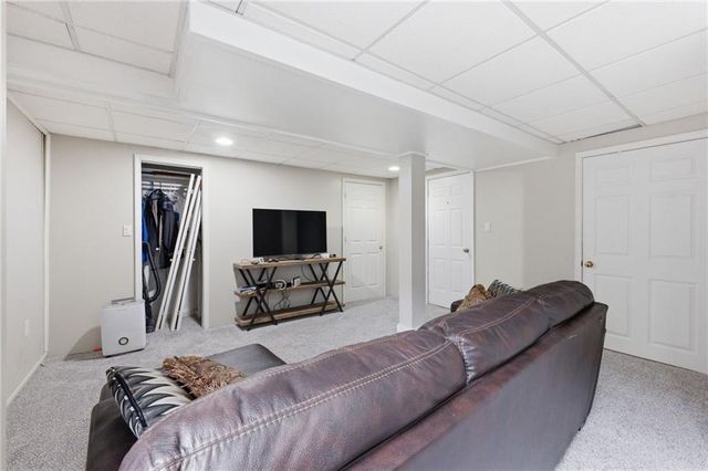 205 Apple Valley Parkway, Belton, MO 64012