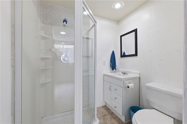 205 Apple Valley Parkway, Belton, MO 64012