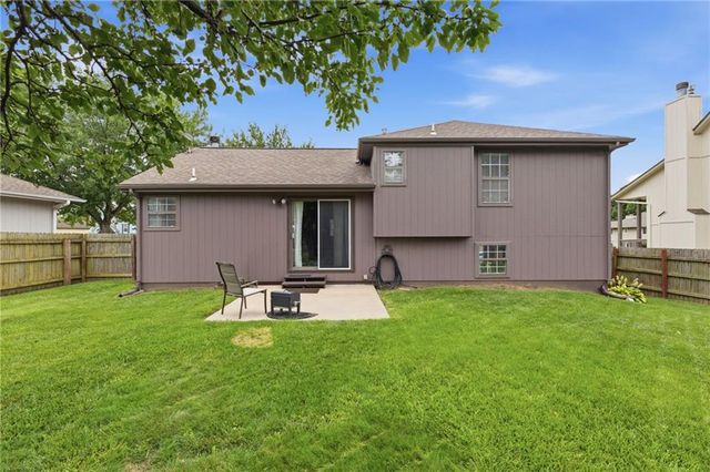 205 Apple Valley Parkway, Belton, MO 64012