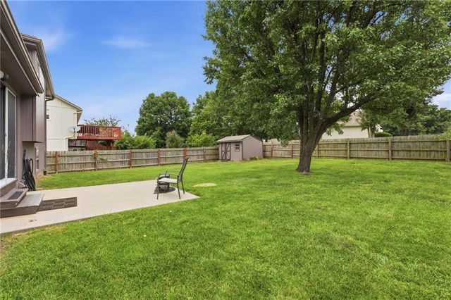 205 Apple Valley Parkway, Belton, MO 64012