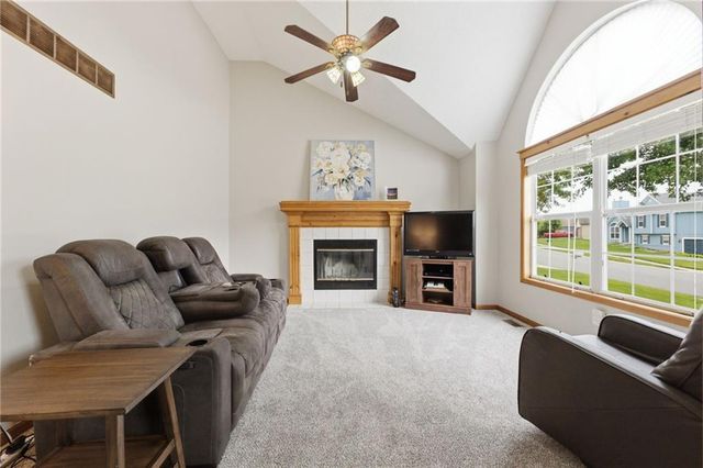 205 Apple Valley Parkway, Belton, MO 64012