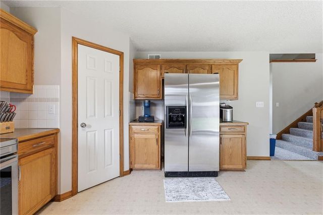 205 Apple Valley Parkway, Belton, MO 64012