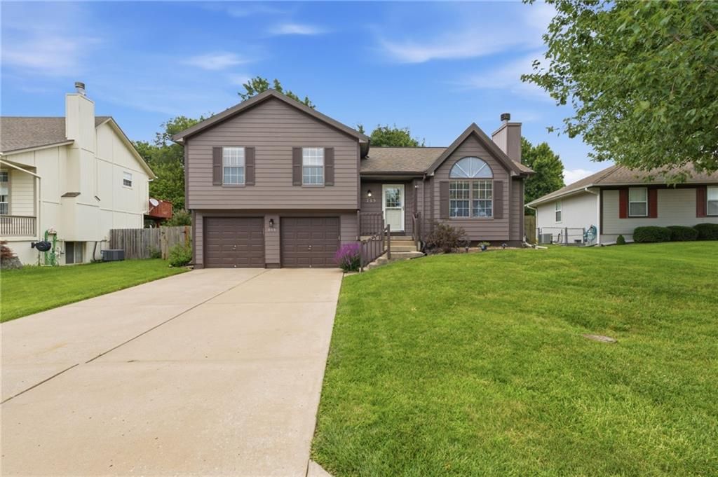 205 Apple Valley Parkway, Belton, MO 64012