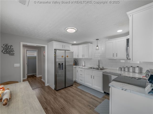 1328 13th Street, Nitro, WV 25143