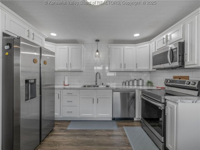 1328 13th Street, Nitro, WV 25143