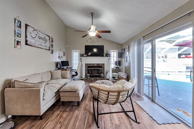 9724 CYPRESS POND AVENUE, Tampa, FL 33647