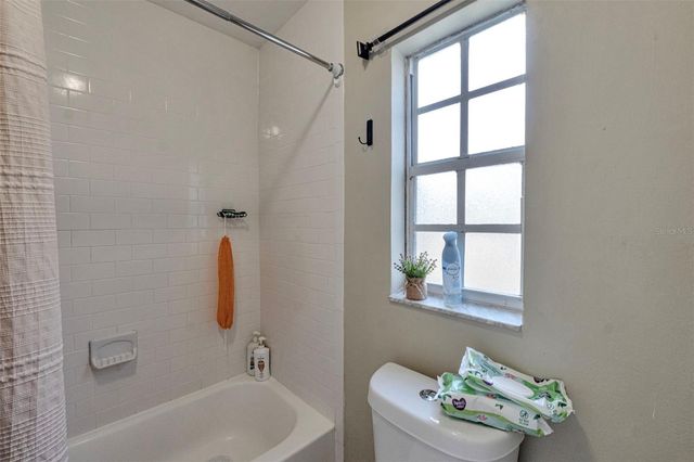 9724 CYPRESS POND AVENUE, Tampa, FL 33647