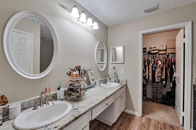 9724 CYPRESS POND AVENUE, Tampa, FL 33647