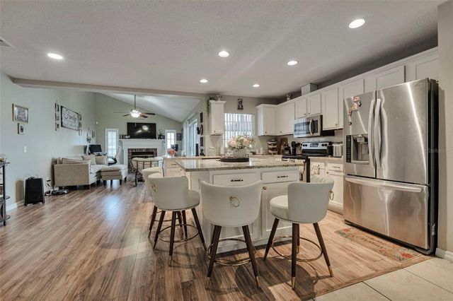 9724 CYPRESS POND AVENUE, Tampa, FL 33647