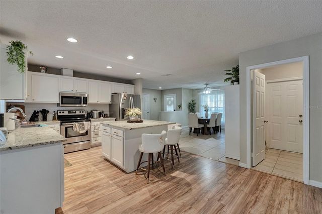 9724 CYPRESS POND AVENUE, Tampa, FL 33647