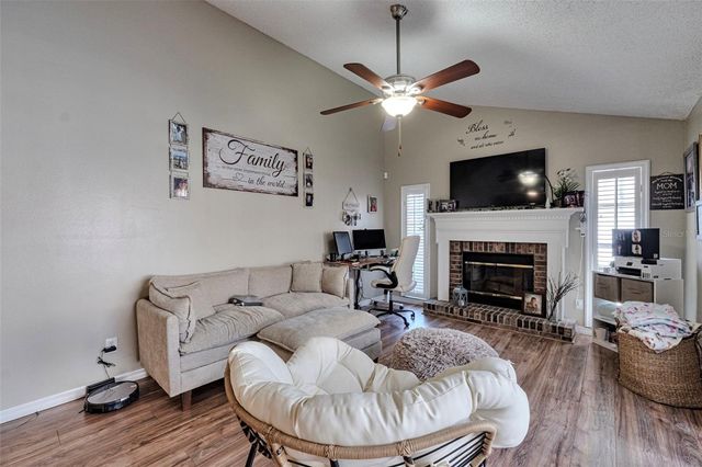 9724 CYPRESS POND AVENUE, Tampa, FL 33647