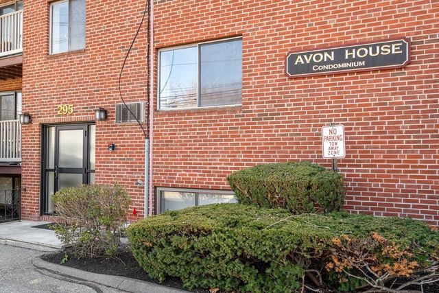 295 Main Street 16, Reading, MA 01867