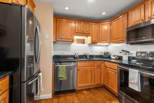 295 Main Street 16, Reading, MA 01867