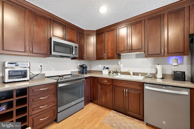 1037 SOCIETY BLVD, Cherry Hill, NJ 08003