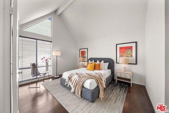 835 S Lucerne Boulevard 310, Los Angeles, CA 90005