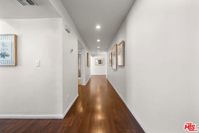 835 S Lucerne Boulevard 310, Los Angeles, CA 90005