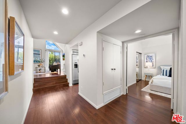 835 S Lucerne Boulevard 310, Los Angeles, CA 90005