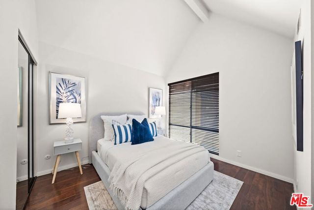 835 S Lucerne Boulevard 310, Los Angeles, CA 90005