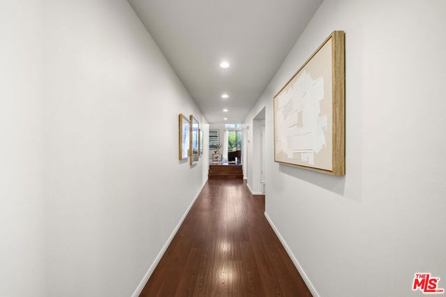 835 S Lucerne Boulevard 310, Los Angeles, CA 90005