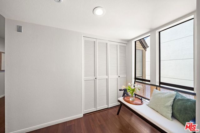 835 S Lucerne Boulevard 310, Los Angeles, CA 90005