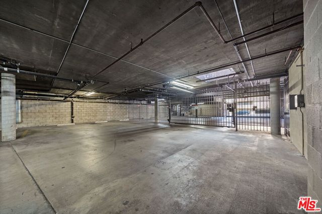 835 S Lucerne Boulevard 310, Los Angeles, CA 90005