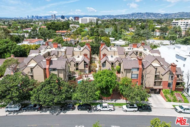 835 S Lucerne Boulevard 310, Los Angeles, CA 90005