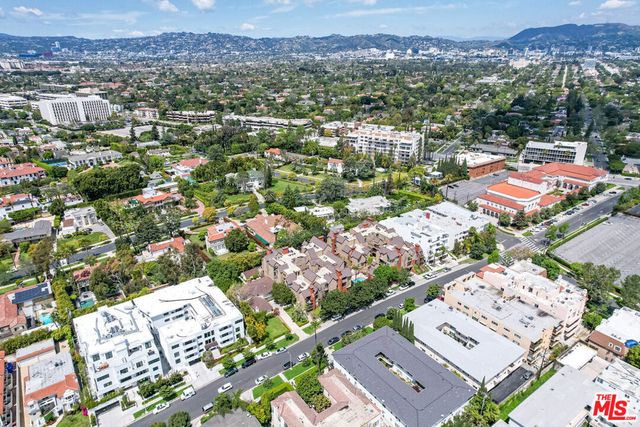 835 S Lucerne Boulevard 310, Los Angeles, CA 90005