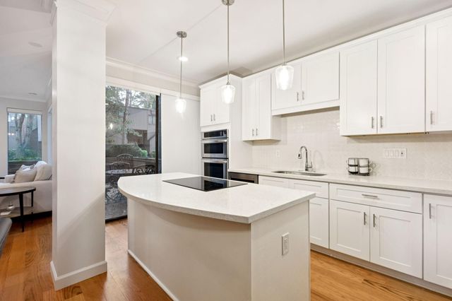 172 Litchfield Lane, Houston, TX 77024